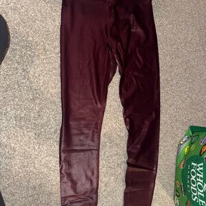 Carbon Red Leggings for Versatile Style